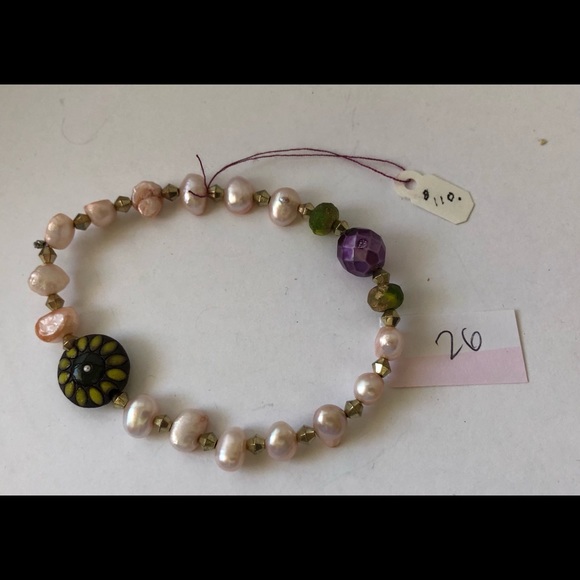 Beaded and freshwater pearl bracelet (#26) - Picture 2 of 4